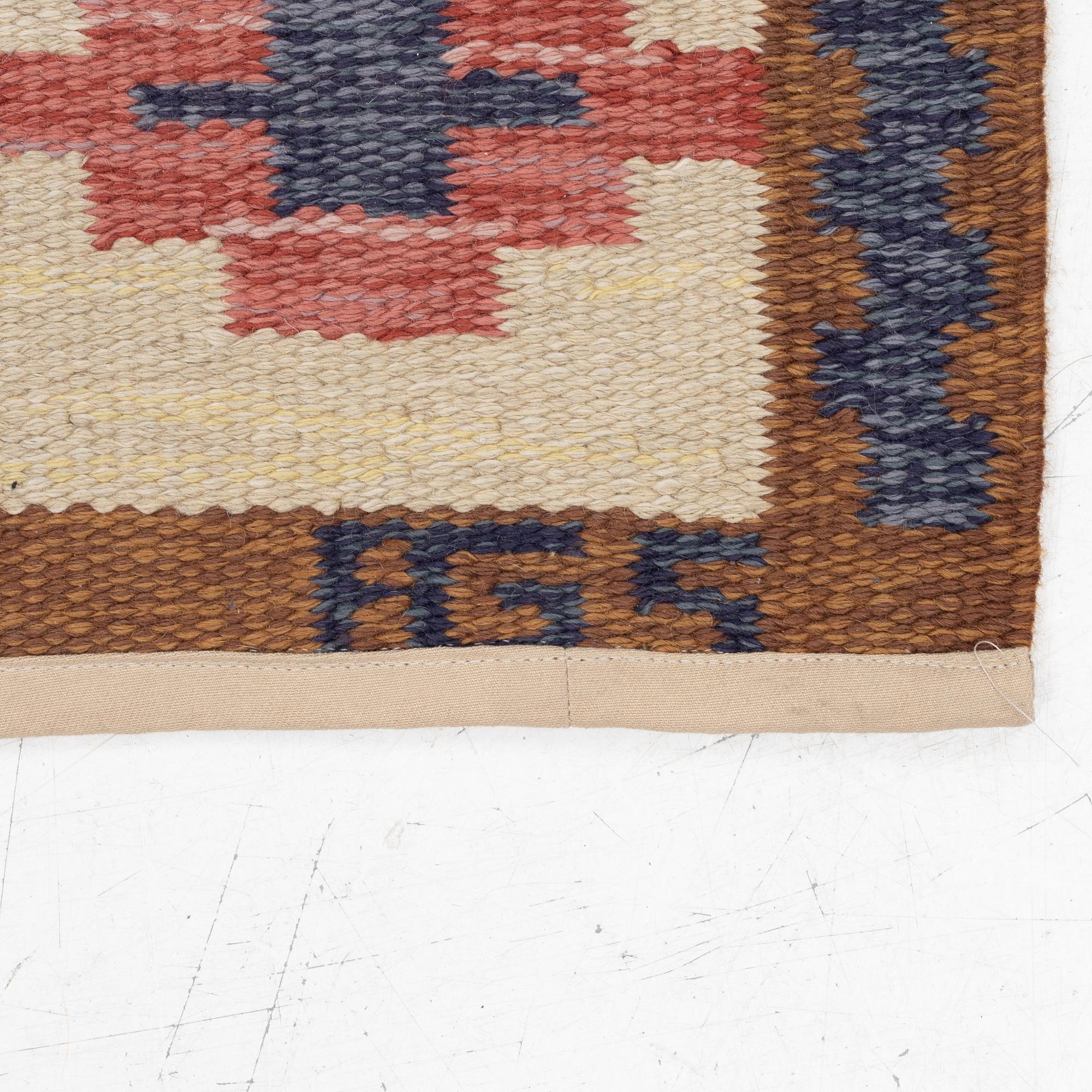 Anna-Greta Sjöqvist, A flat-weave capet, signed AGS, c. 255 x 160 cm.