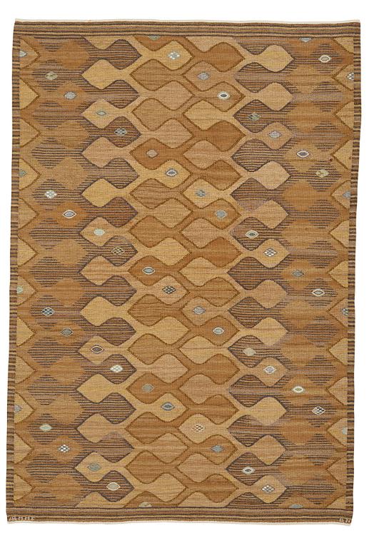 Barbro Nilsson, Matto, "Finspong, lättbrun" ("Kringelikroka"), flat weave, ca 298 x 203-204 cm, signed AB MMF BN.