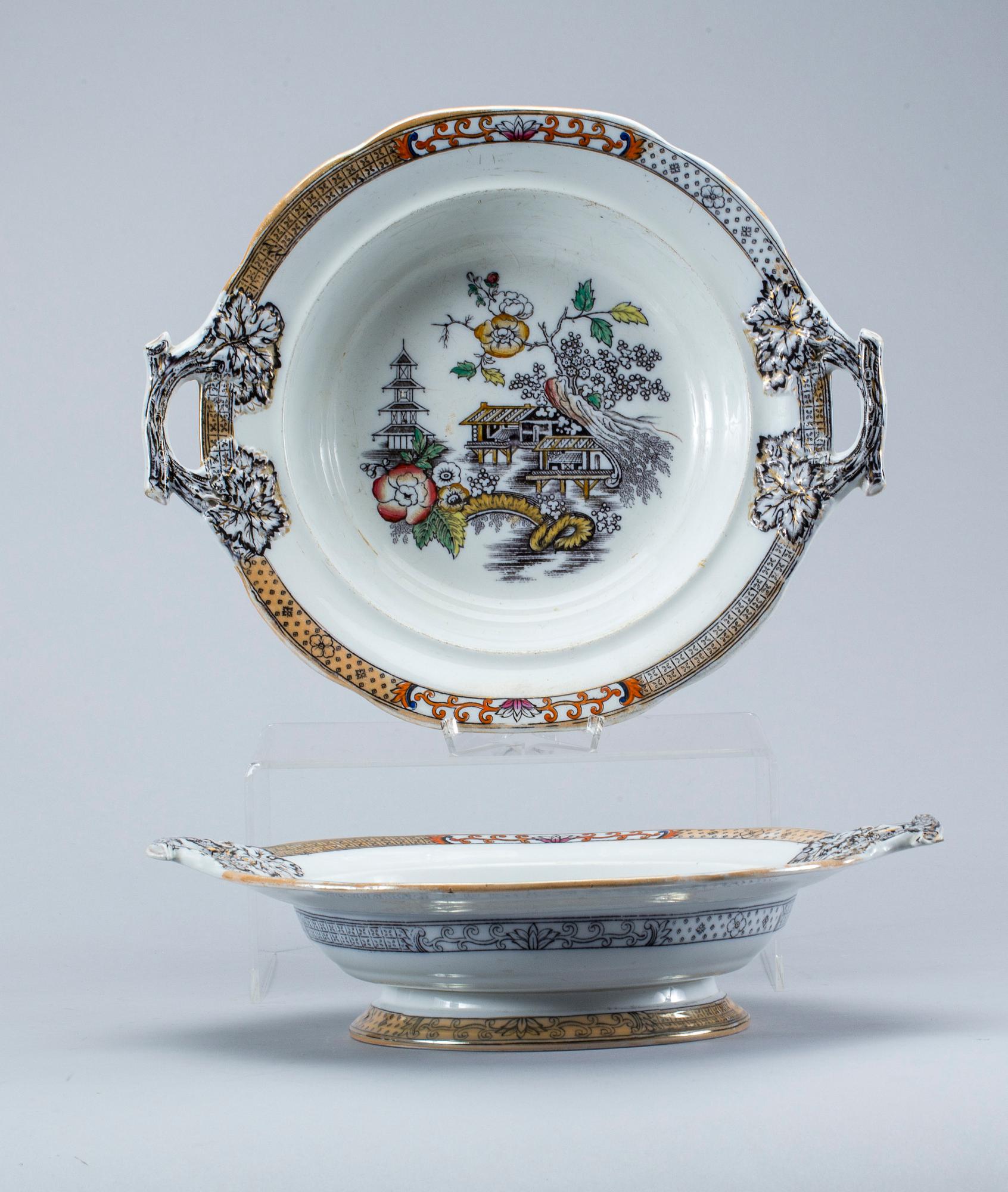 SERVISDELAR, "Japan", 49 delar, flintgods, Rörstrand, 1900-talets början.