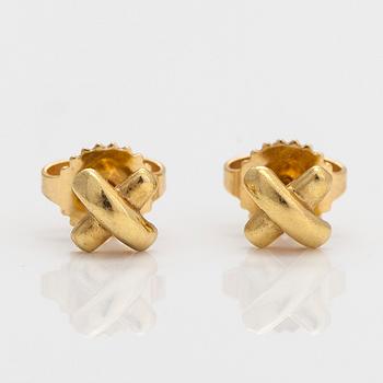 Tiffany & Co, a pair of 18K gold "'Cross Stitch' earrings.