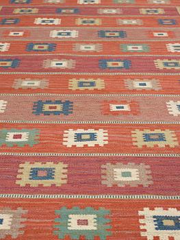 Märta Måås-Fjetterström, A CARPET, "Röd grön äng", flat weave, ca 301 x 202,5 cm, signed AB MMF.