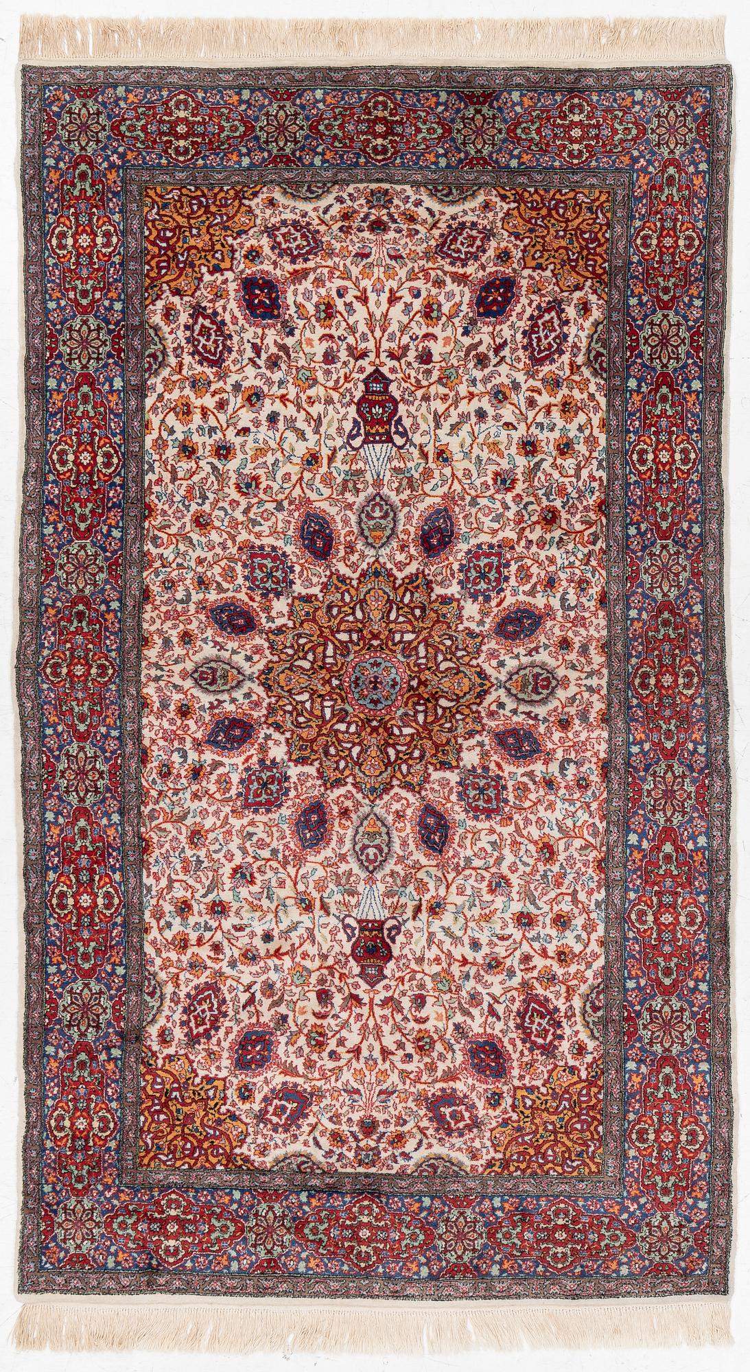 Carpet, Pakistan ca 240 x 137 cm.