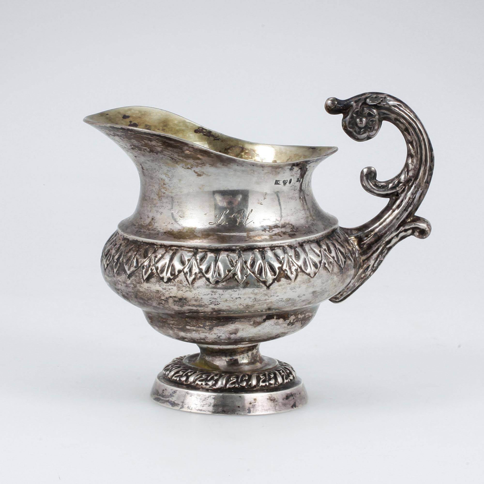 GRÄDDKANNA, silver, otydlig mästarstämpel, Stockholm, 1838. Vikt ca 163g.