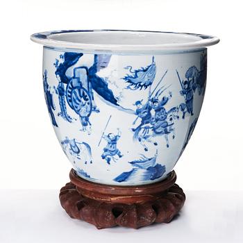 A large Chinese flower pot, Qing dynasty, Kangxi (1662-1722).