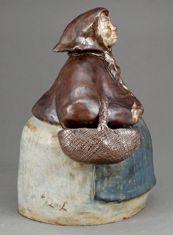 FIGURIN, lergods, signerad, 1900-talets mitt.