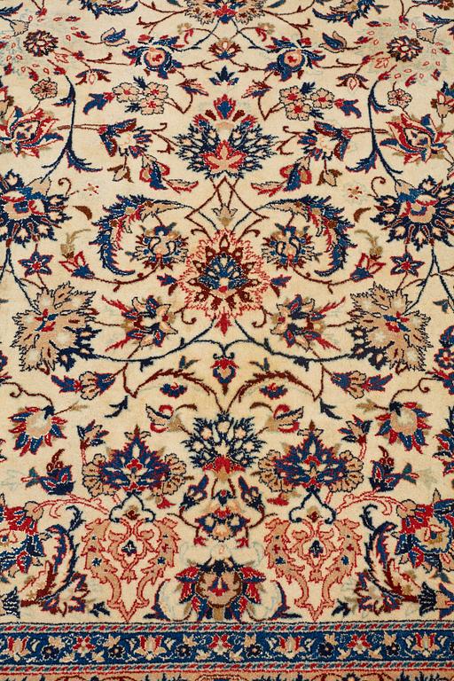 A CARPET, Old Nain  Tuteshk, part silk, ca 446,5 x 309 cm (+ the ends have 1 and 2,5 cm flat weave).