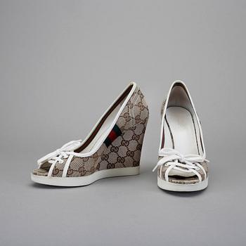 SKOR, Gucci.