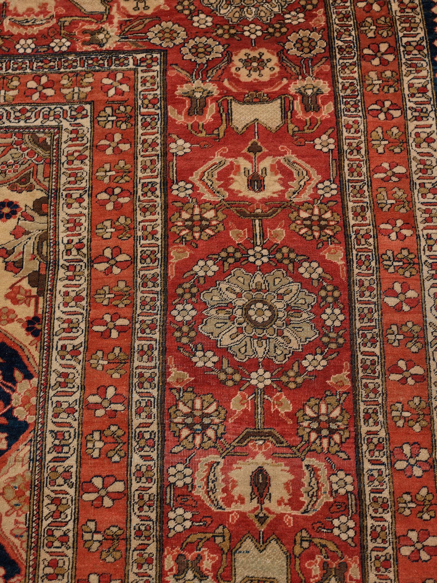 A CARPET, an antique/semi-antique Kashan so called Motachem, ca 333,5-354 x 218-243 cm.