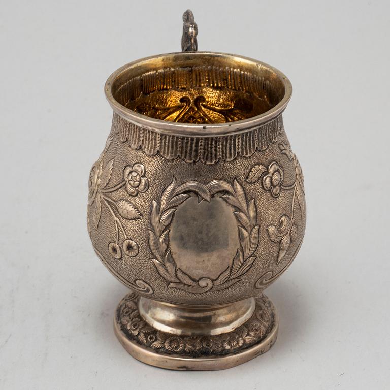 A SILVER TANKARD, indistinct marks, makers mark M&Co.