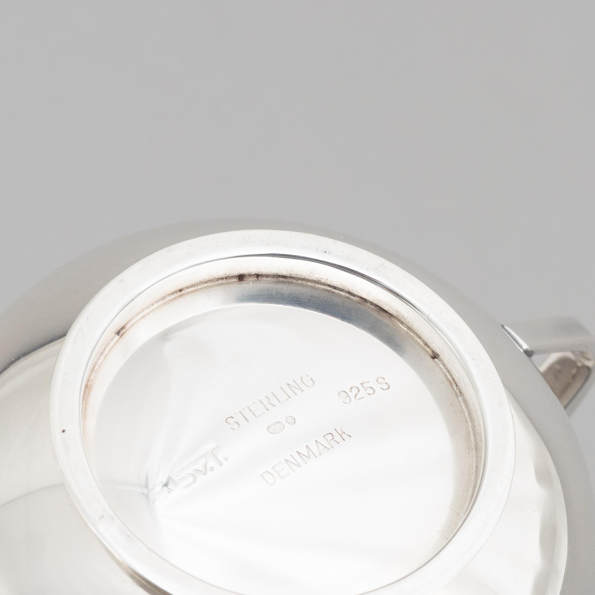 Svend Toxvaerd, sugar bowl and creamer, sterling silver, Denmark, mid-20th century.