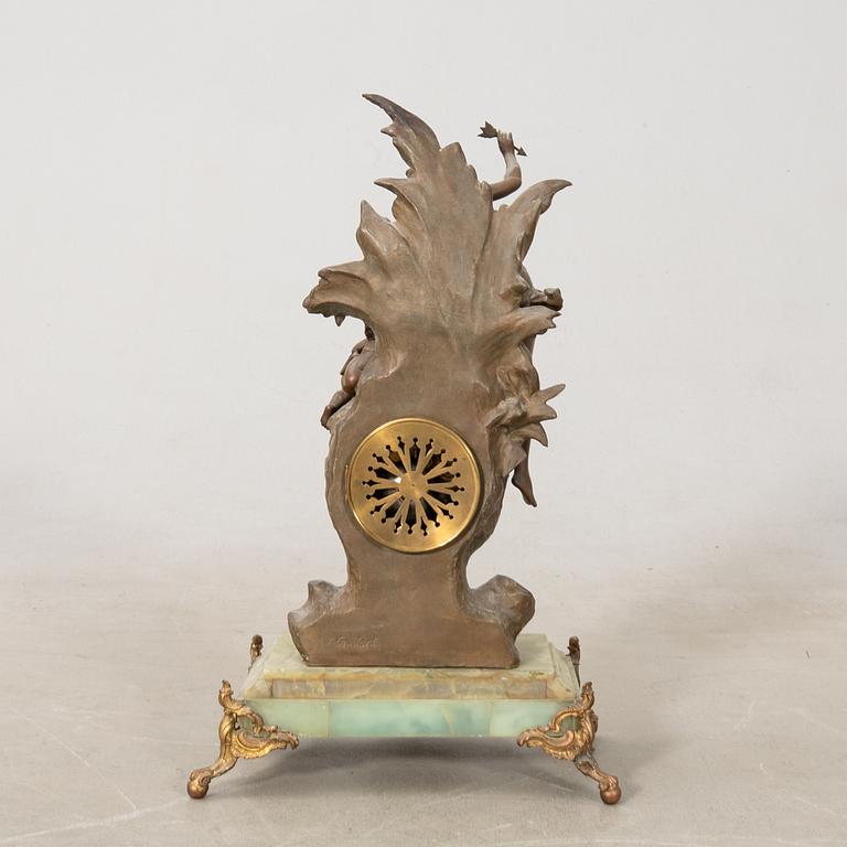 Table pendulum Louis XV style, early 20th century.