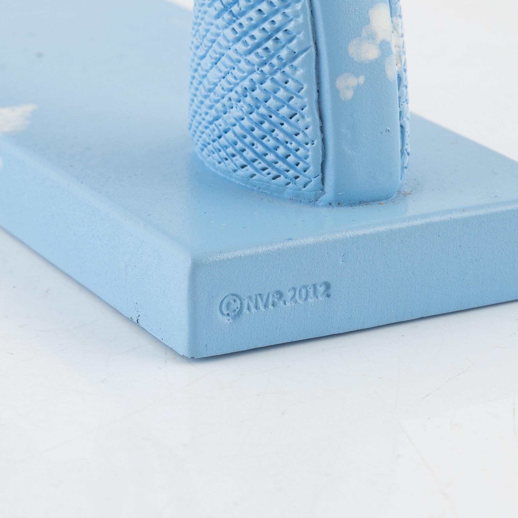 Carl Fredrik Reuterswärd/The Non-Violence Project Foundation, skulptur, numrerad 51/499 och daterad 2012.