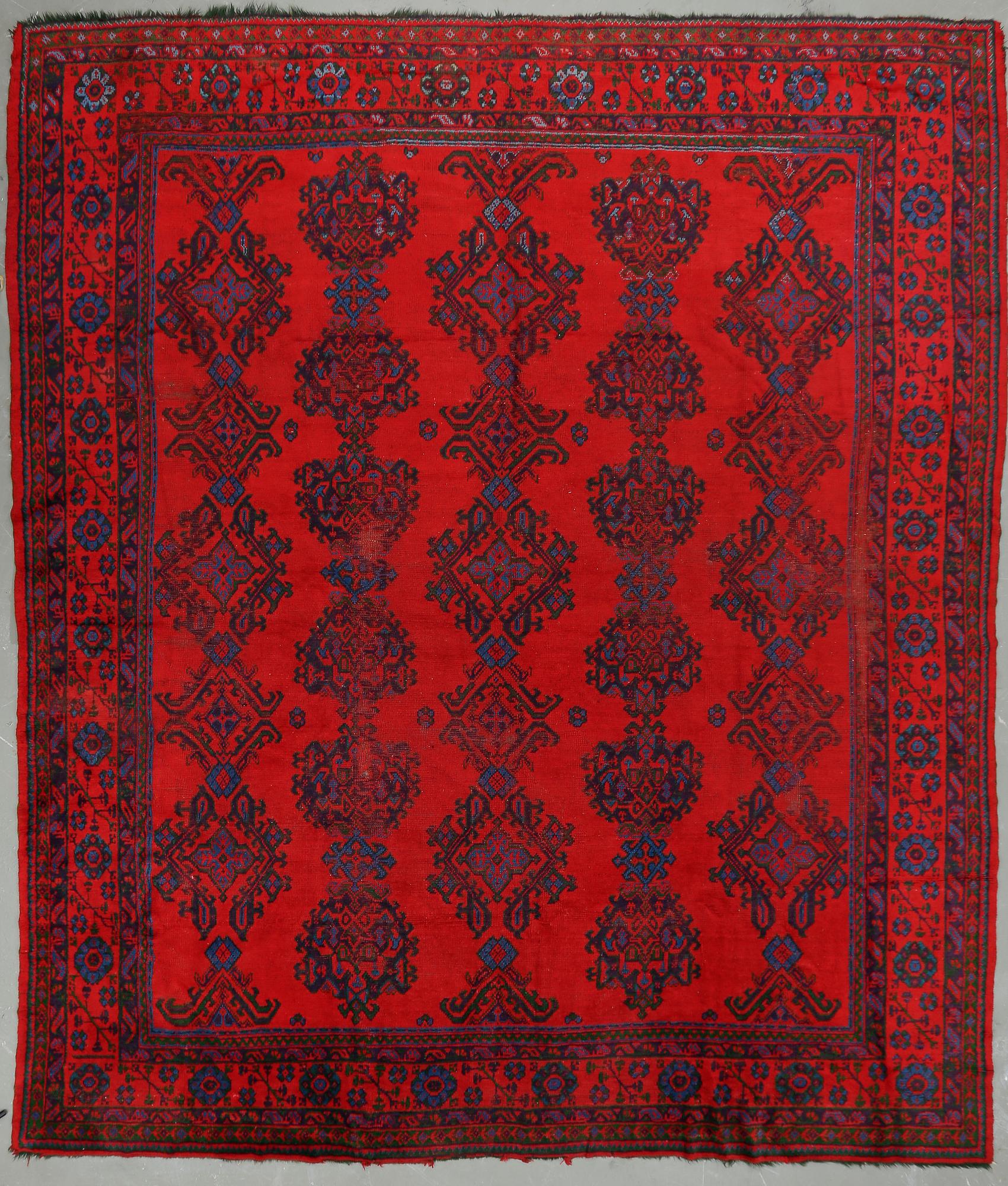 MATTA, antik/semiantik Ushak, ca 445x392 cm.