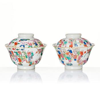 A pair of '100 boys' cups with covers, Qing dynasty, with Daoguang seal mark (1821-50).