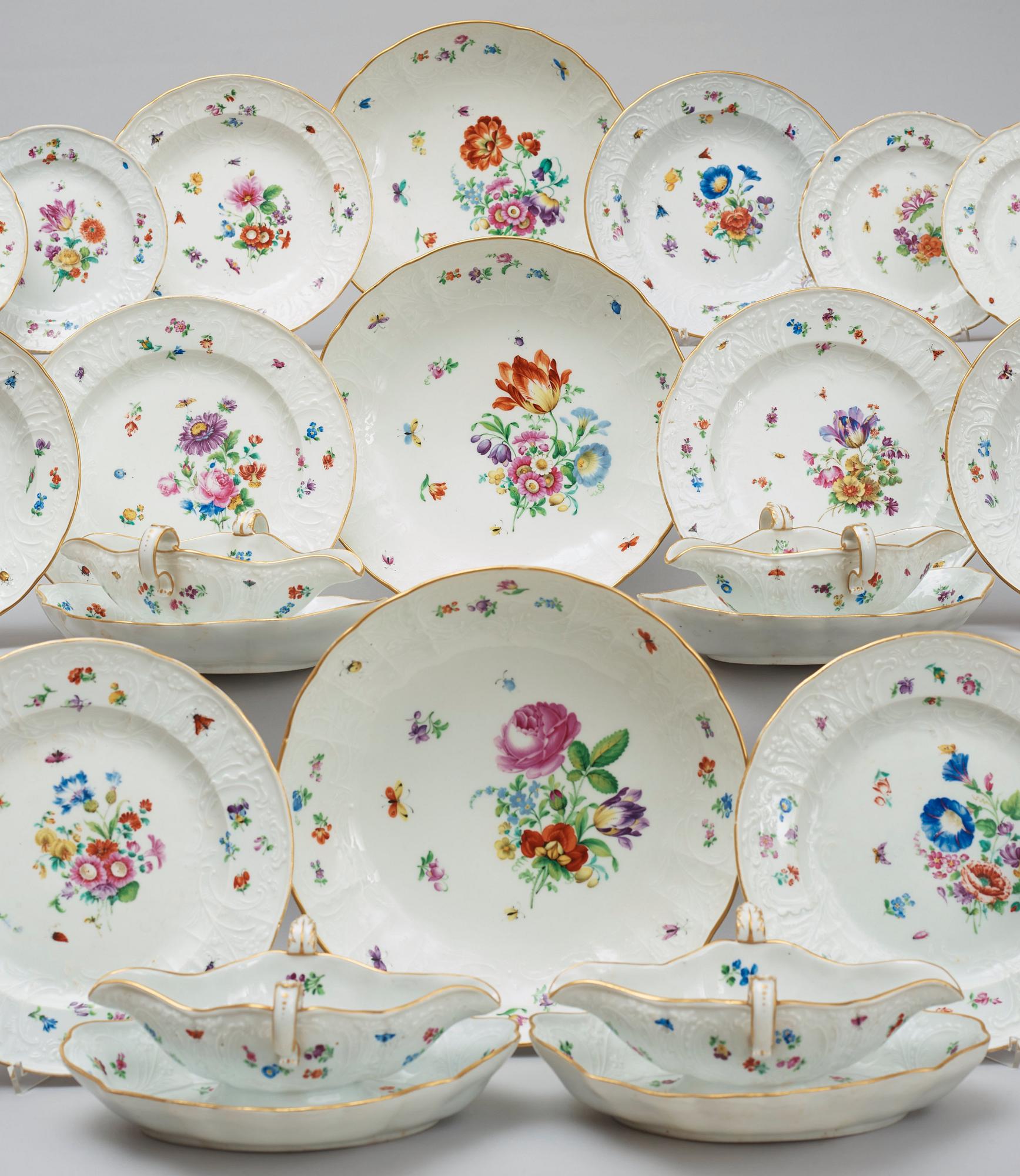 SERVIS, 78 delar, porslin. Meissen, främst 1700-tal.