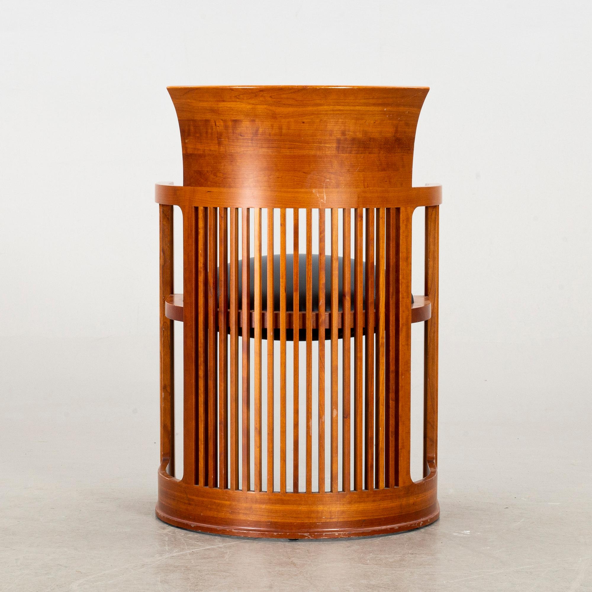 FRANK LLOYD WRIGHT, "Barrel Chair" model no 606, Cassina 1986.