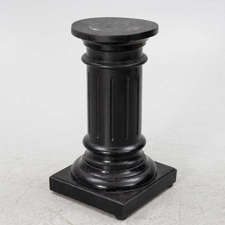 Piedestal, omkring år 1900.