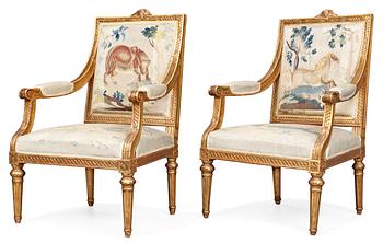 945. A pair of Gustavian armchairs.