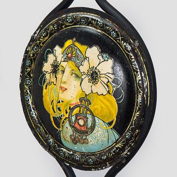 Säng, smidesjärn, med Art Nouveau-motiv, kring 1900.