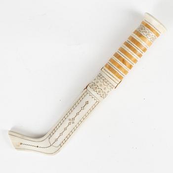 A reindeer horn knife, with horn blade, by Tore Sunna, before 1965, signed.