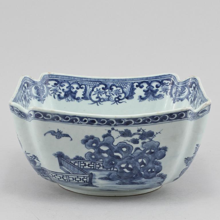 SKÅL, porslin, Kina, Jiaqing, 1796-1820.