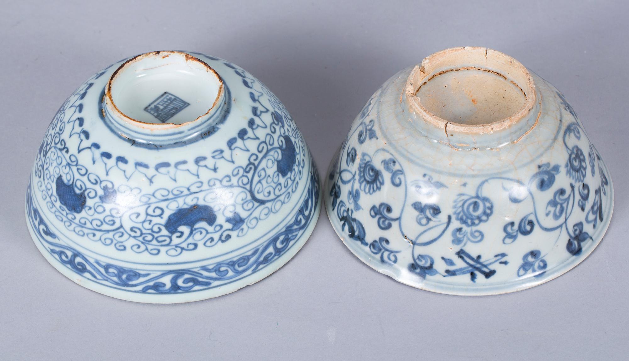 SKÅLAR, 2 stycken, Kina, Ming (Jiajing, Chenghua).