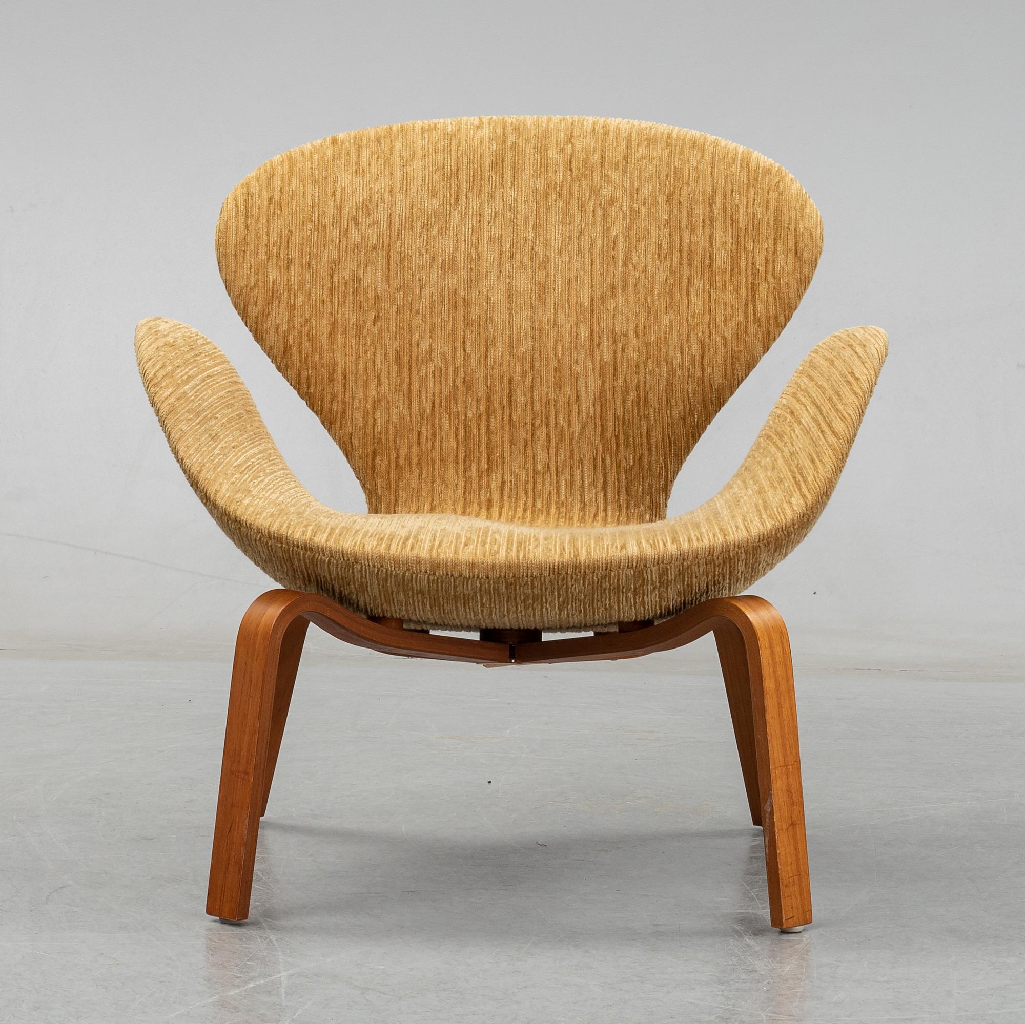 Arne Jacobsen, fåtölj, "Svanen", Fritz Hansen, Danmark.