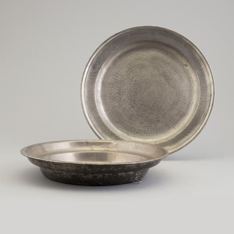 A PEWTER BOWL AND A DISH, 18th century.