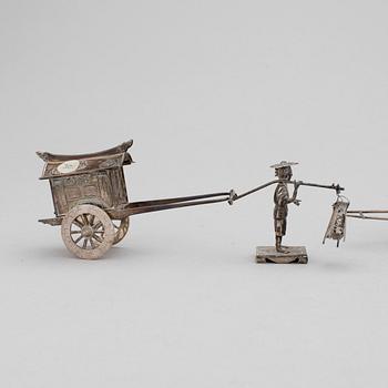 MINIATYRER, fem stycken, silver. Japan, tidigt 1900-tal.