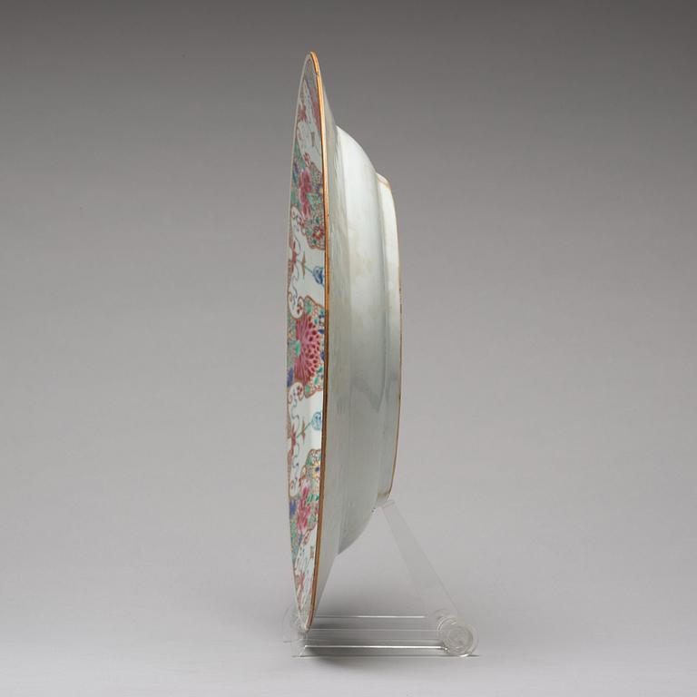 A famille rose dish, Qing dynasty, Qianlong (1736-95).