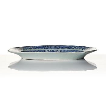 Stekfat, porslin. Qingdynastin, 1700-tal.