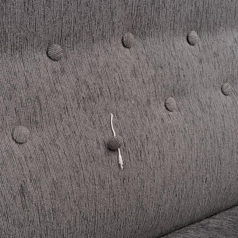 Carl Malmsten, a 'Samsas' sofa.