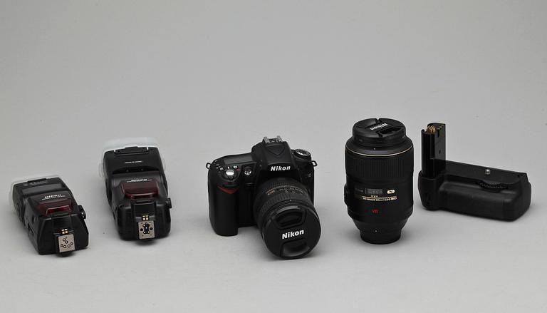 DIGITALKAMERA med TILLBEHÖR, 5 delar, Nikon, modell D90, tillverkad mellan 2008-2012.