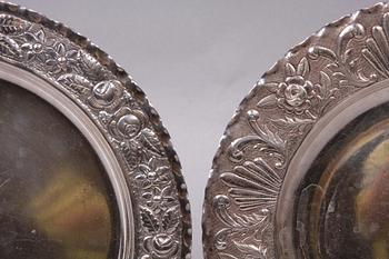 FAT, 2 st, silver, ett med stämplar från Mellanöstern, 1900-tal. Vikt 700 g.