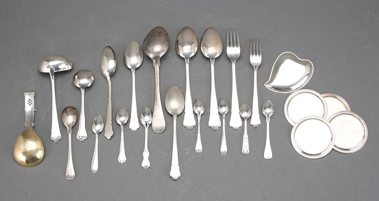 BESTICK, 111 delar, silver, bla C.G Hallberg och GAB Stockholm, Mema Lidköping. Vikt ca 2727 gram.