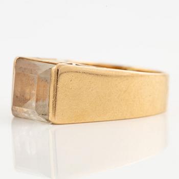 Ring, 18K gold with rock crystal.