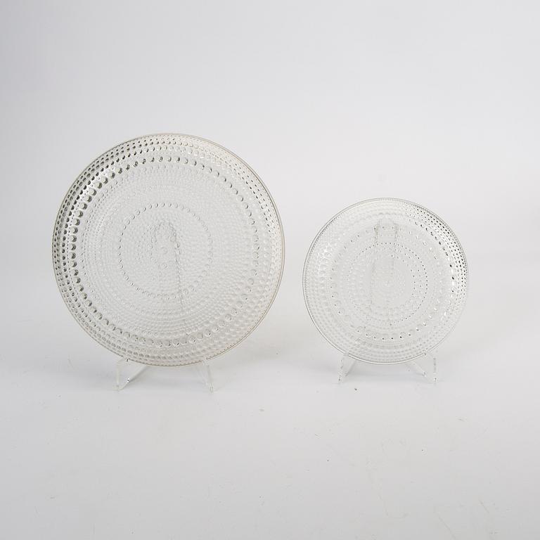 Oiva Toikka, a set of 7 + 13 pcs of glass plates "Kastehelmi" Nuutajärvi Finland later part of the 20th century.