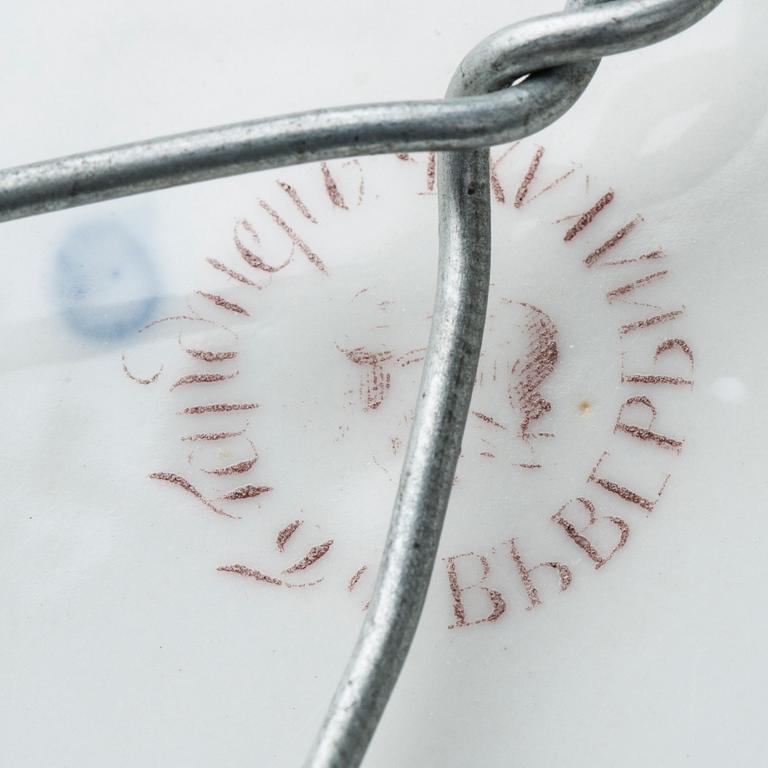 A set of three porcelain Gardner plates, mid 1800'.