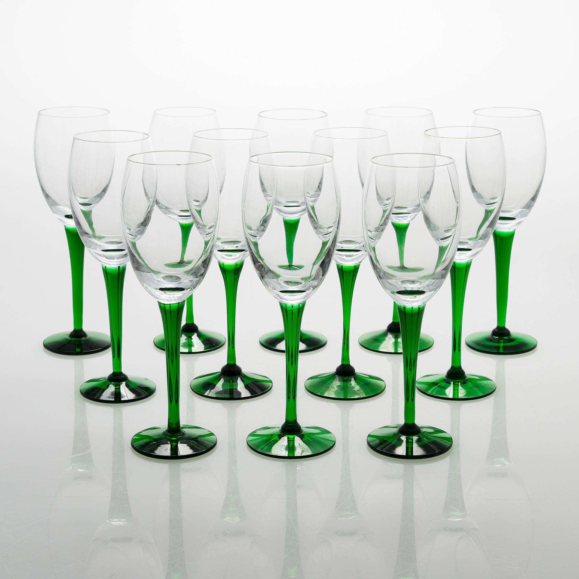 A set of 12 'Traviata' wine glasses, Nuutajärvi.