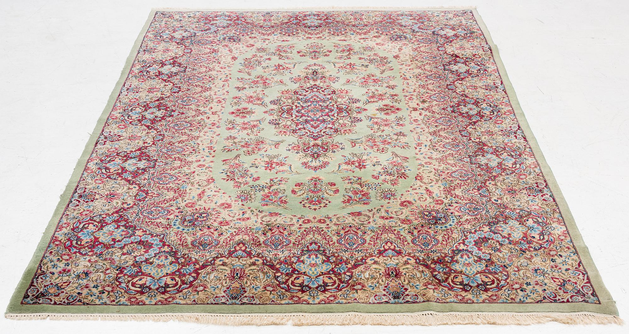 Rug, Kirman, approx. 290 x 185 cm.