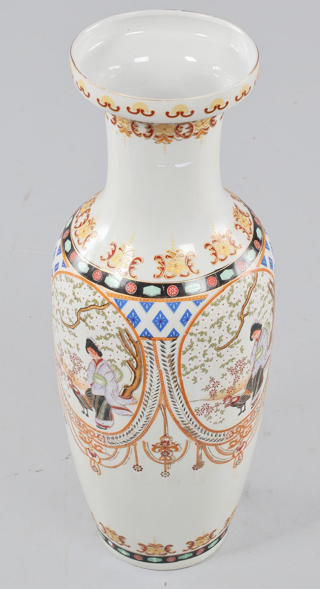 GOLVVAS, porslin, Kina, 1900-tal.