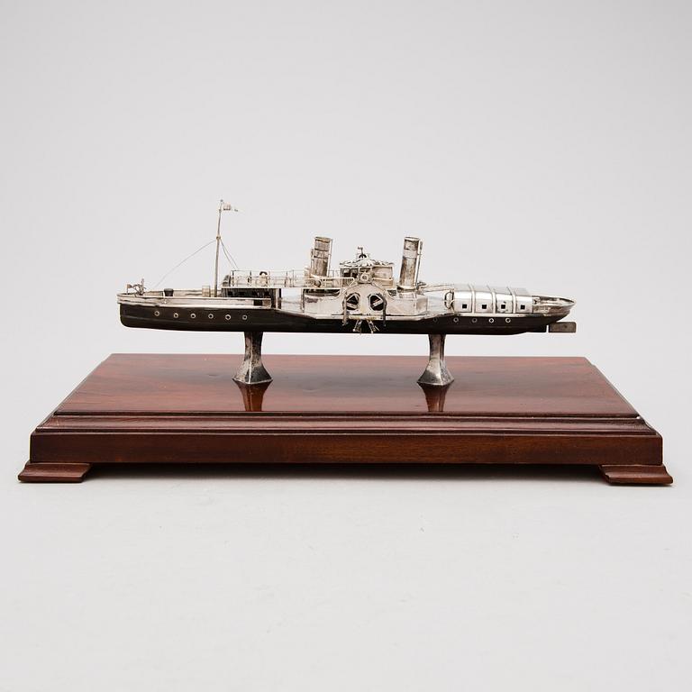 A Russian silverand wood model ship, maker's mark KH, Saint Petersburg 1908-1917.