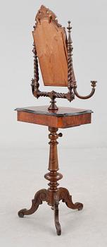 RAKSPEGEL, nyrokoko, 1800-talets andra hälft.