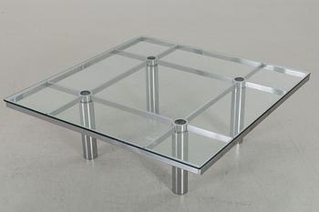 A TOBIA SCARPA GLASS TOP SOFA TABLE.