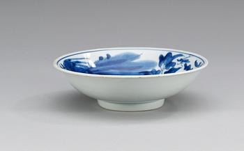 A set of six blue and white dishes, Qing dynasty, Kangxi (1662-1722). With six character hall mark.