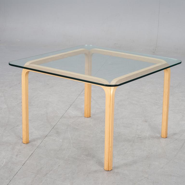 SOFFBORD, Y805C. Alvar Aalto, Artek. Modellen formgiven 1945.
