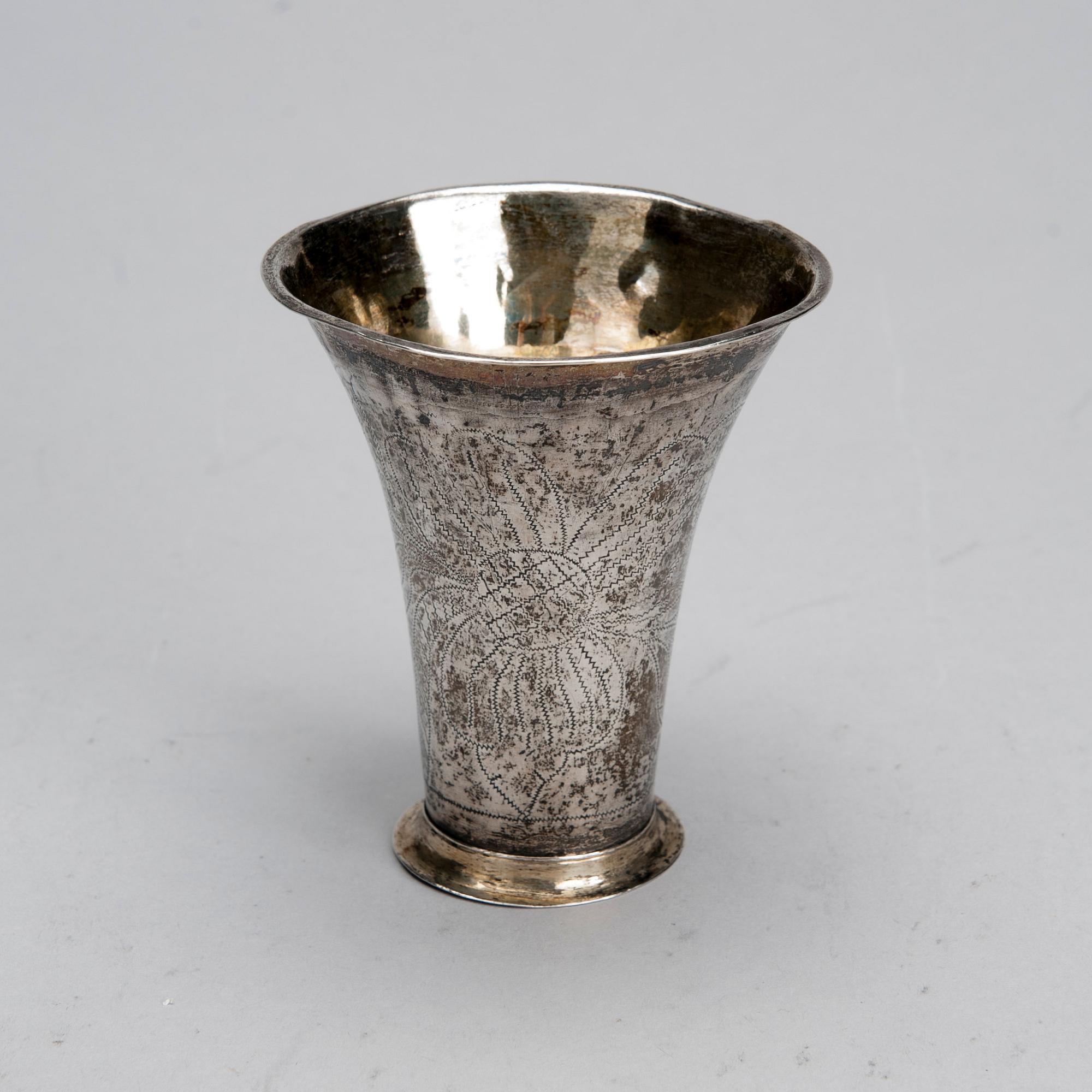 BÄGARE, silver, Petter Törnqvist (1785-1814) Tavastehus, Finland. Vikt 56,8 g.