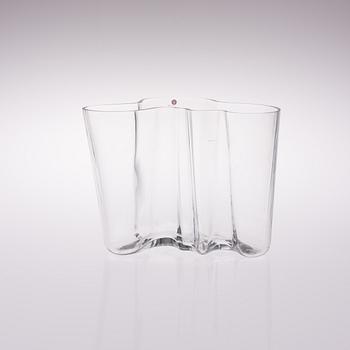 ALVAR AALTO, VAS, glas, "Savoy", signerad Aalto Aalto 3030.