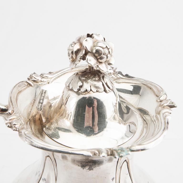 A Swedish 20th century 2 pcs silver coffee service mark of BAG Stockholm 1933, weight 1148 grams.