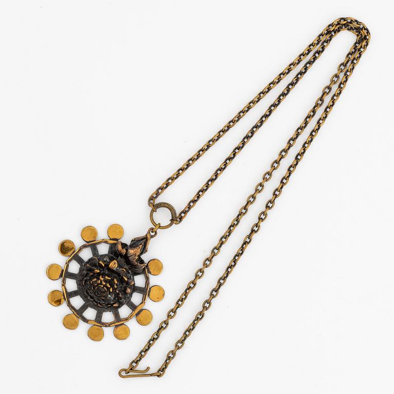 Pentti Sarpaneva, collier, brons.